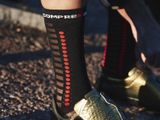 Zokni Compressport Pro Racing Socks v4.0 Ultralight Bike - Black/Red